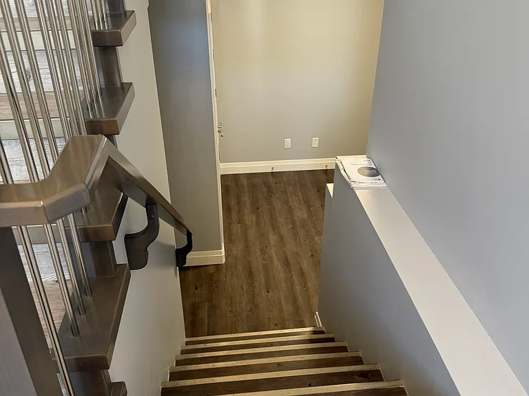 208 Barrett St — Photo 24