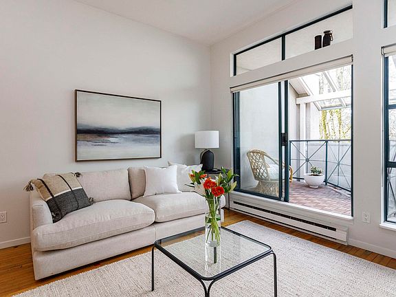 5th image of 700 E Pender St #303