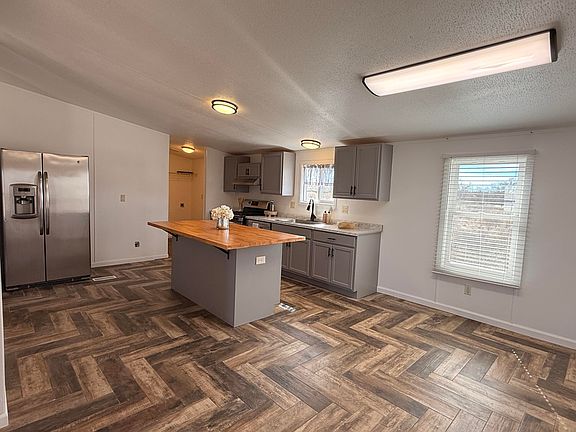 2nd image of 143 Vista Grande