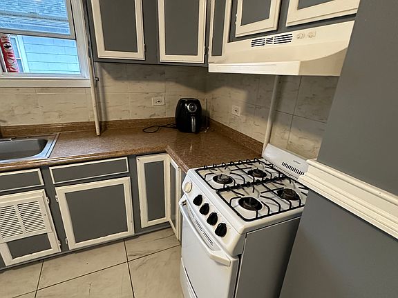 4th image of 294 Tolland St #2R