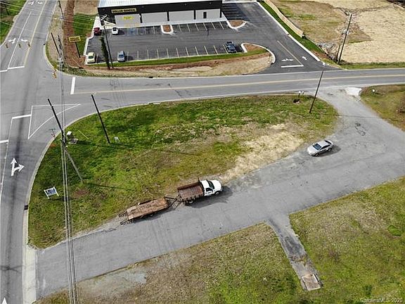 2nd image of 2671 Maiden Hwy