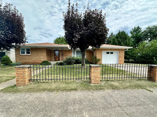 99 S 2nd St, Martinsville, IN 46151