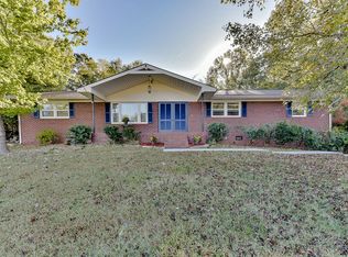 207 Allison Dr, Matthews, NC 28104