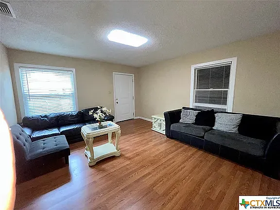 2905 Taft St — Photo 4