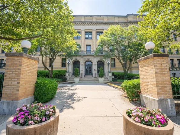 235 State St APT 309, Springfield, MA 01103