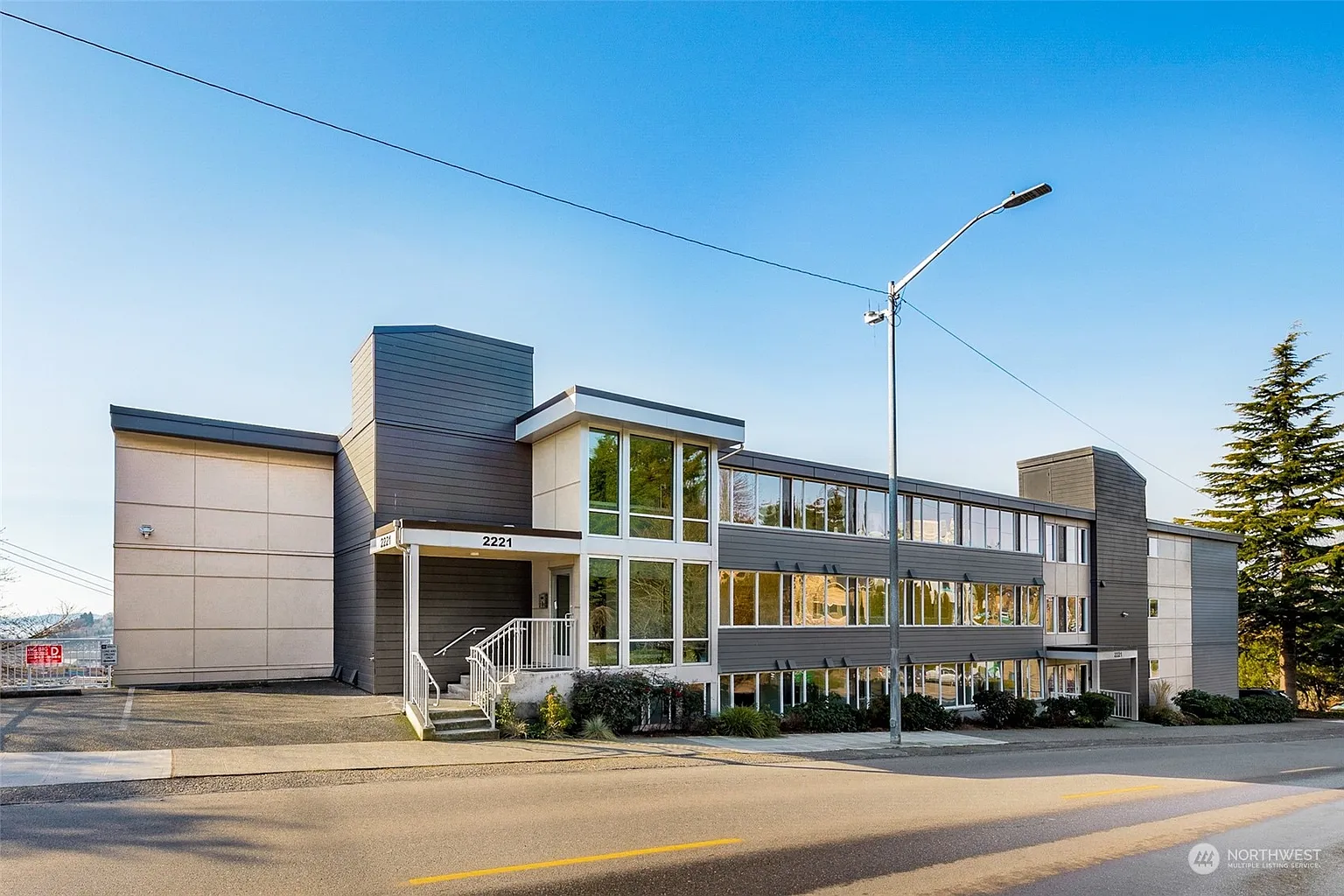 2221 Gilman Drive W #404 photo 1