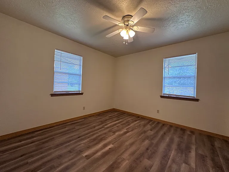 2035 Delaware Ln #2035 — Photo 7