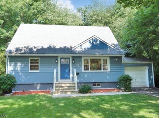 1839 Ivy Ct, Teaneck, NJ 07666