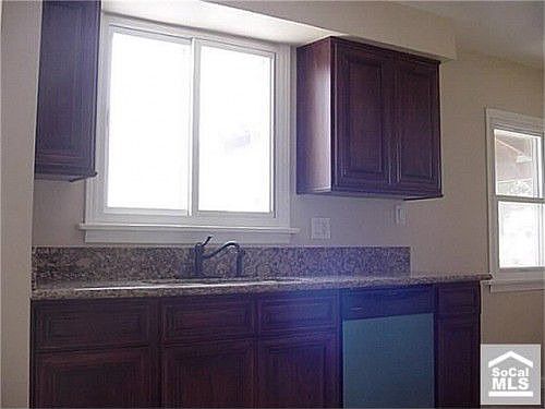 4th image of 10311 La Salle Ave
