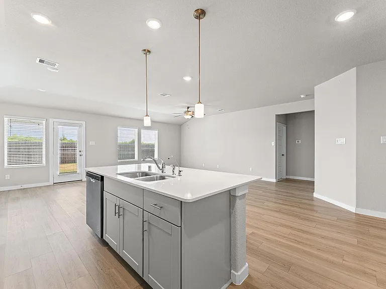 10520 Deussen Ln — Photo 10