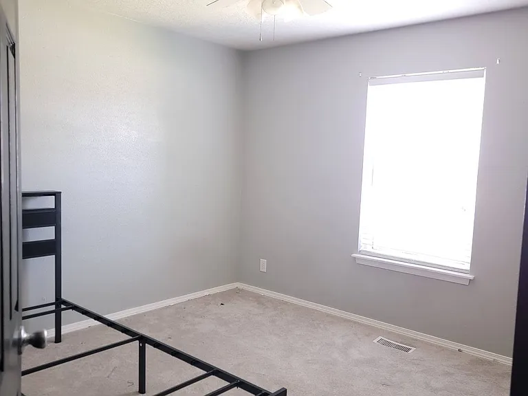 312 Rosanne St — Photo 2