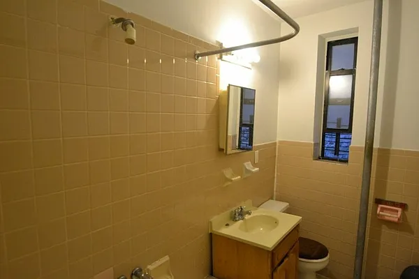 Rented by Bohemia Realty Group | media 10