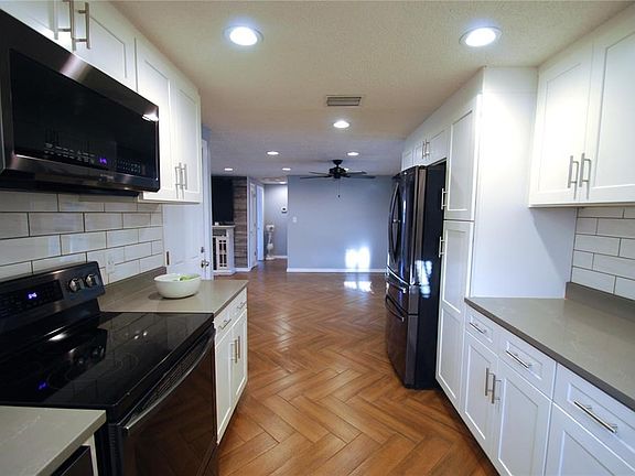 5th image of 3622 N Holiday Lake Dr