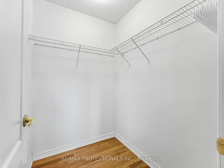 525 Scott Blvd — Photo 18