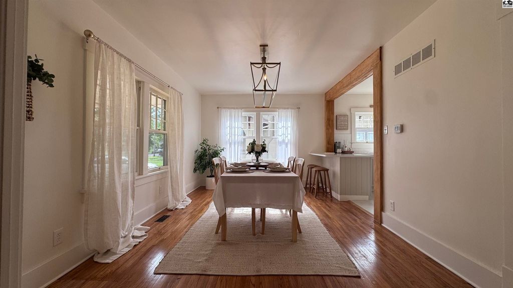 312 Crescent Blvd, Hutchinson, KS - More