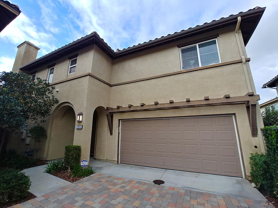 Quietly located inside a courtyard, no passing traffic in the front yard, great for families with young kids