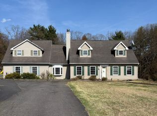 2250 Suburban Ln, Effort, PA 18330