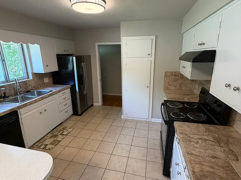 2332 N Gooseberry Ln — Photo 4