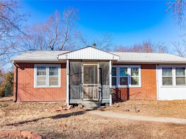 1406 S Market St, Holden, MO 64040