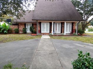 605 Rosedown Ln, Lafayette, LA 70503