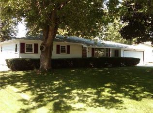 38 Lori Ln, Gates, NY 14624