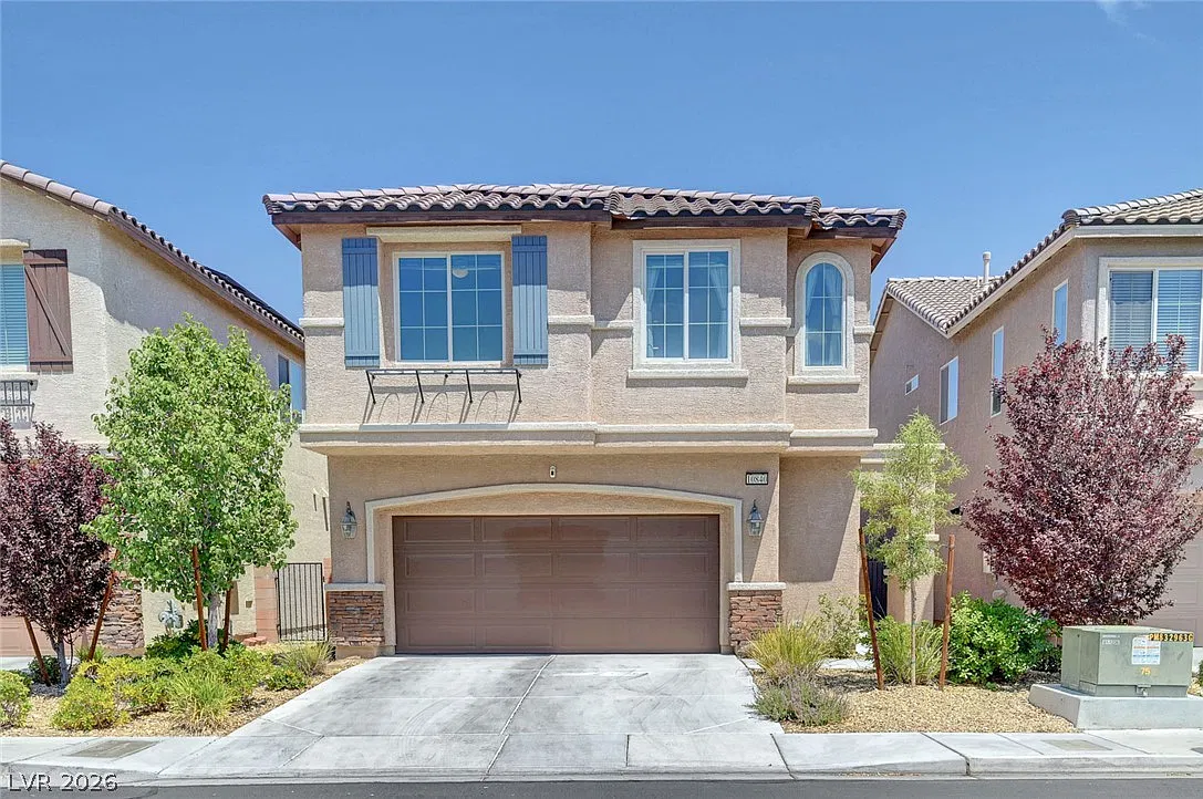 3 bed, 2.5 bath, 1965 sqft, $2,200 — Photo 1