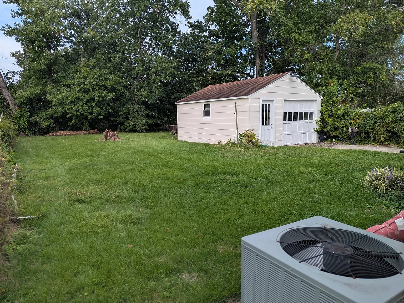 334 Logan St — Photo 4