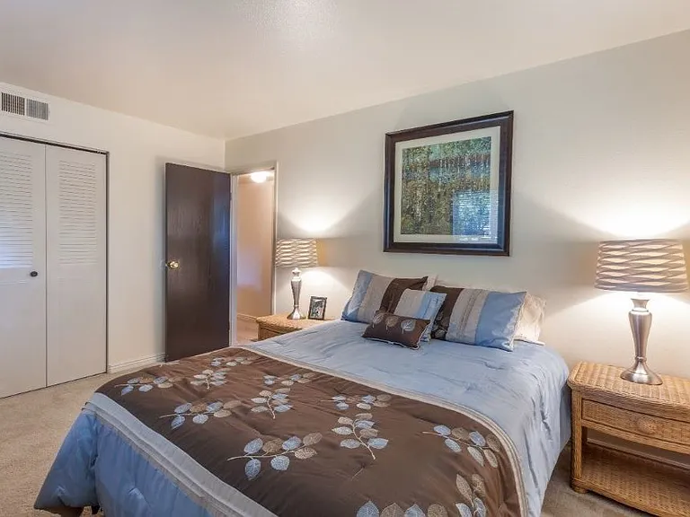 Aspenleaf Apartments — Photo 11