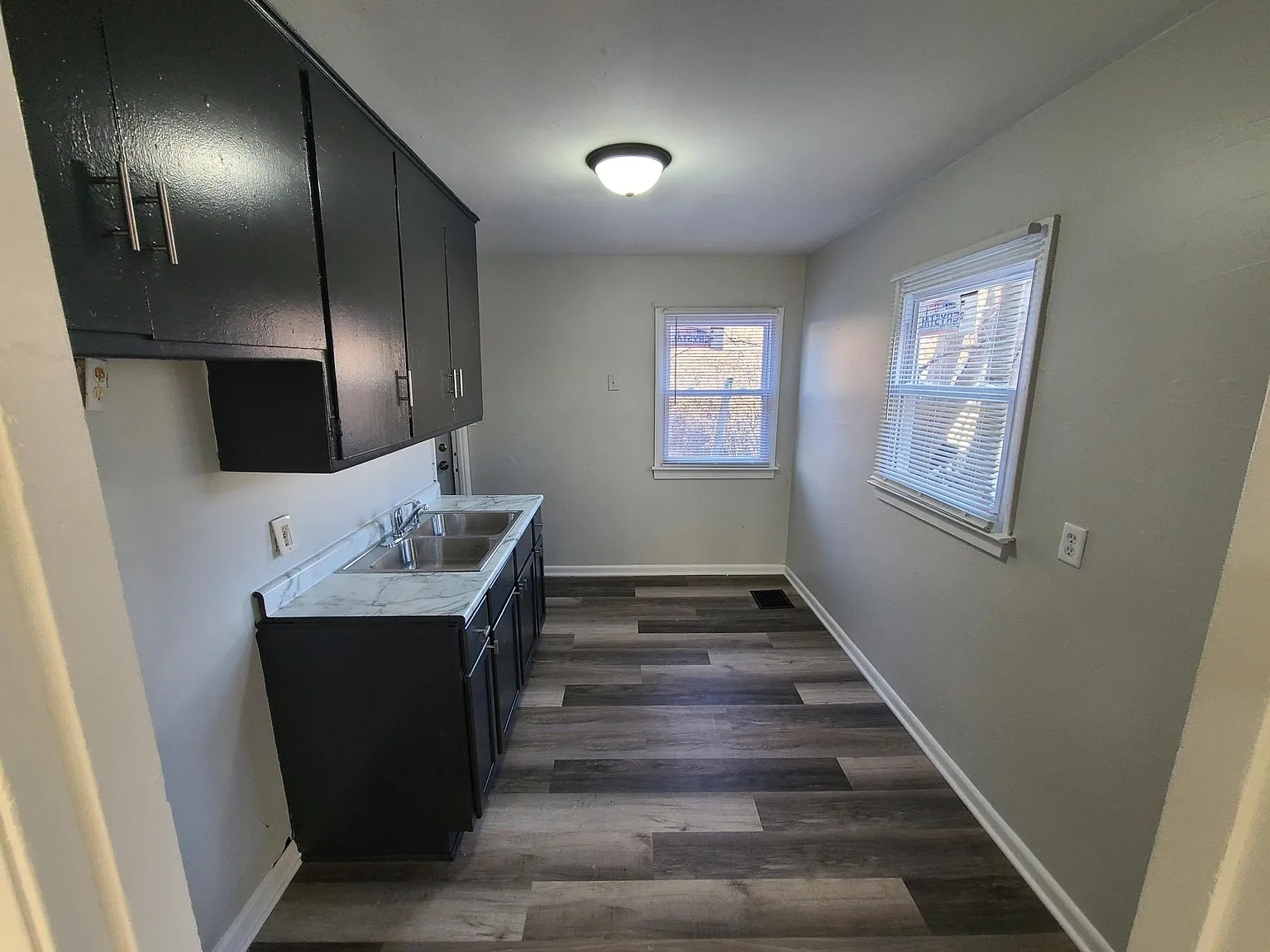 3 bed, $1,600 — Photo 4