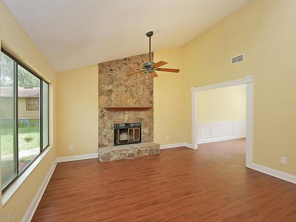 4th image of 446 Saltbush Ct