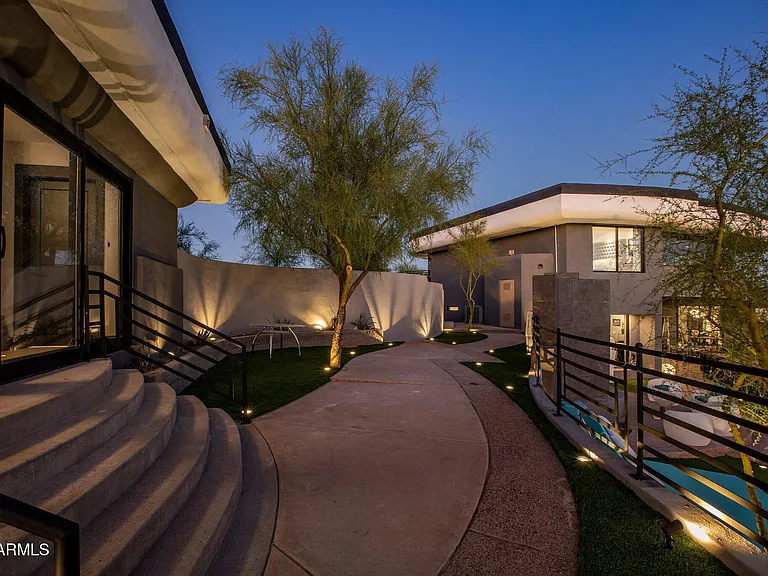 3282 E Palo Verde Dr — Photo 105
