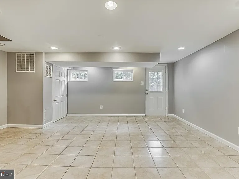 260 Burgess Ave — Photo 26