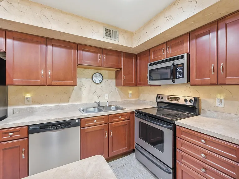 2311 Basil Dr #DRIVEC105 — Photo 8