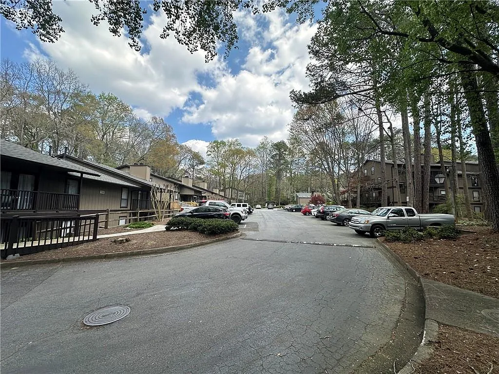 Building Photo - 303 River Run Dr