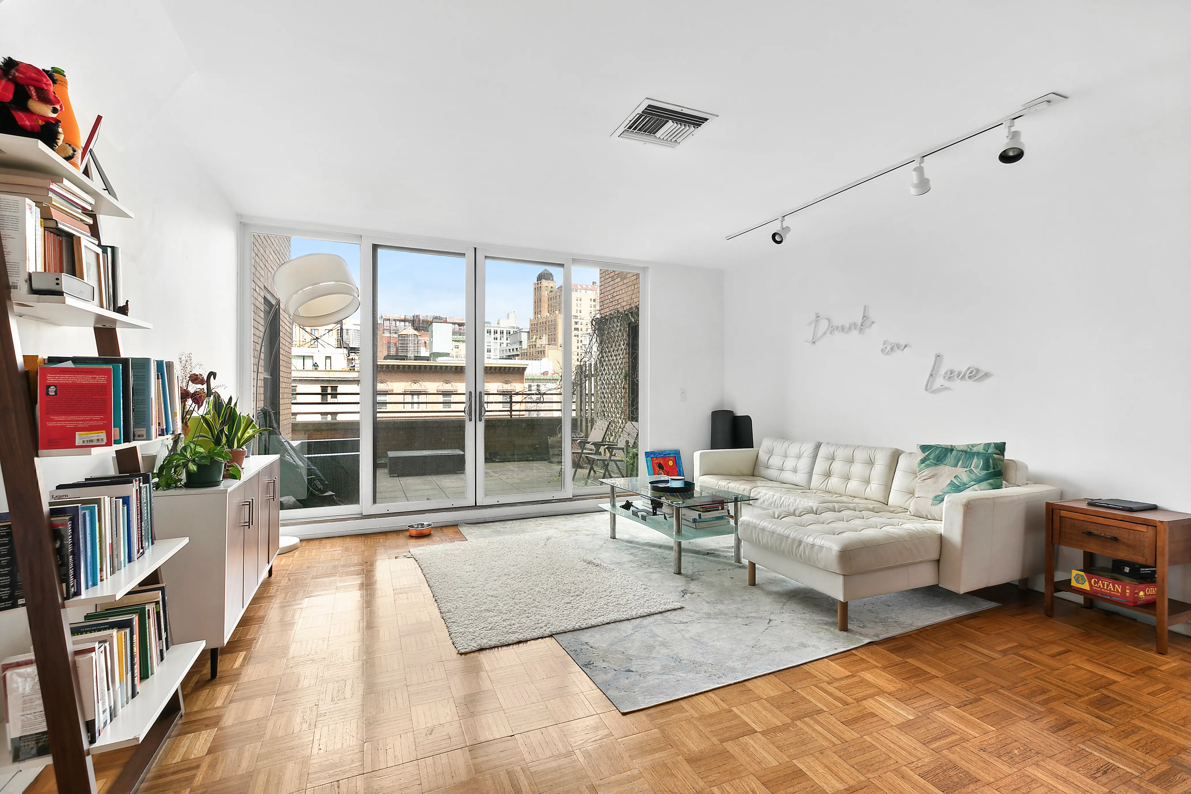 ロンドナー The Level Club Condo at 253 West 73rd Street in Upper West