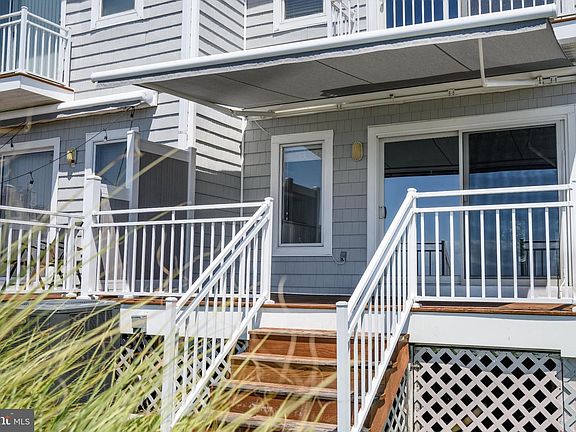4th image of 1107 Oyster Cove Dr