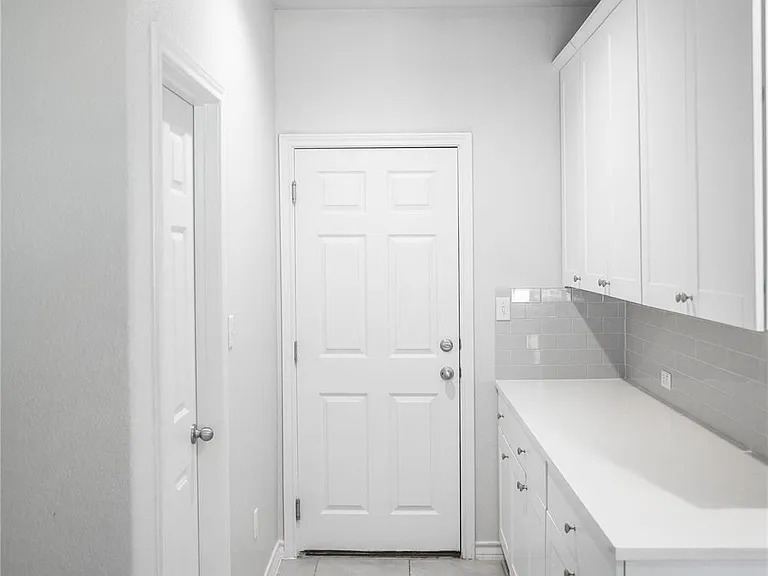 341 Mary Max Cir — Photo 7