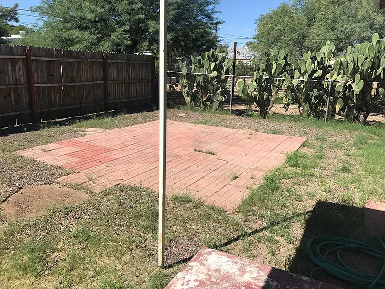 1616 E Waverly St — Photo 4