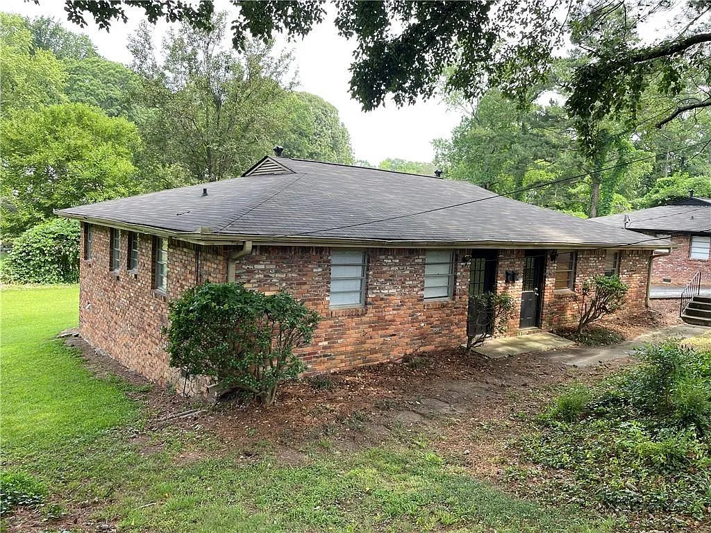 2 bed, 1.0 bath, 1700 sqft, $1,575 — Photo 1
