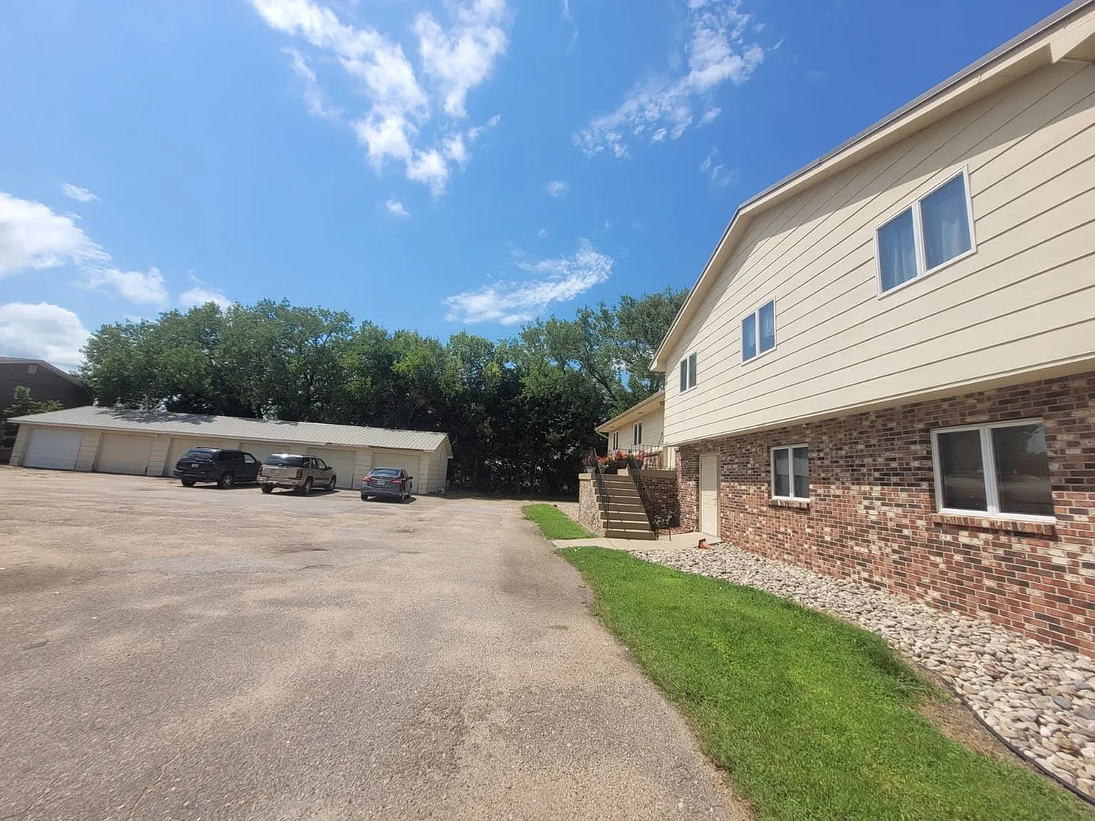 2 bed, $1,300 — Photo 1