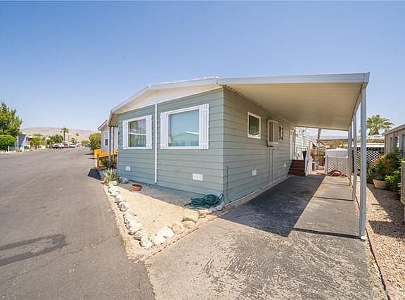 3rd image of 64625 Pierson Blvd Space B18