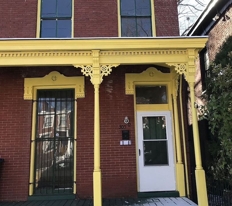 1st image of 305 1/2 W Marshall St