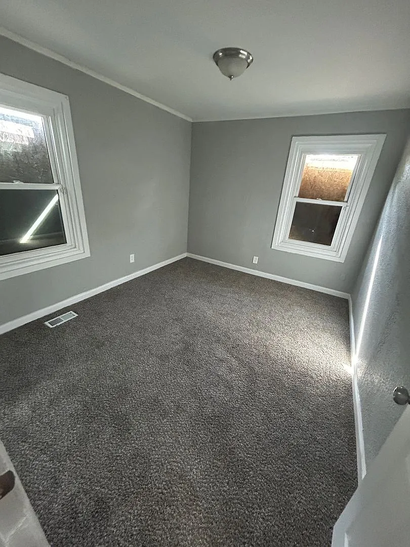 For Lease — Photo 3
