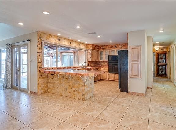 5th image of 3104 Teakwood Dr