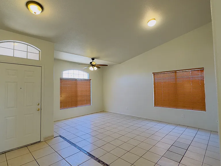 8625 W Edgemont Ave — Photo 2