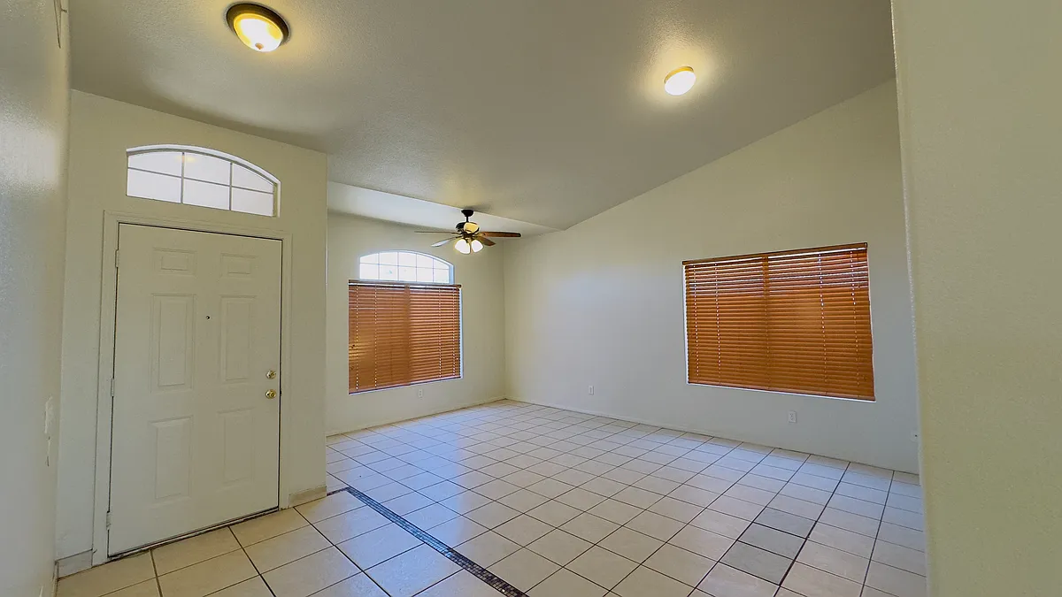 Building Photo - 8625 W Edgemont Ave