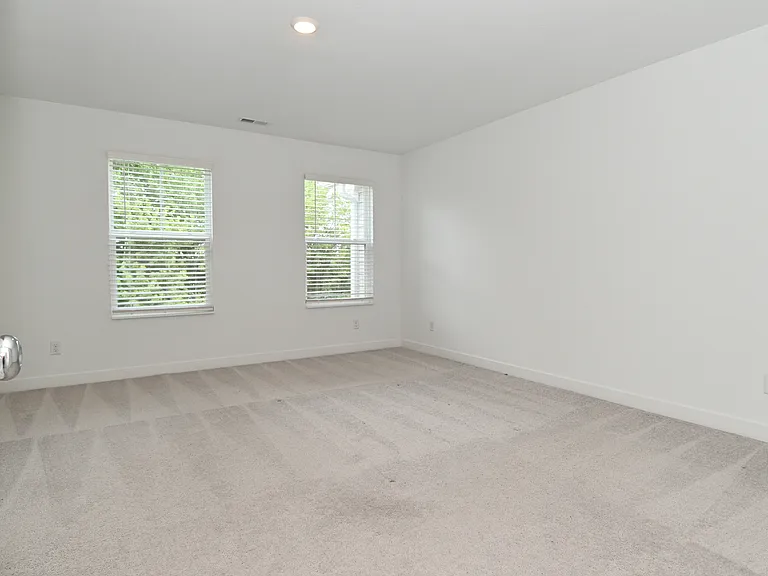 1728 Trinity Ln — Photo 40