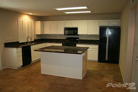 Nicely appointed kitchen