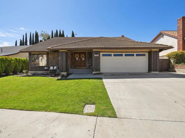 Santa Paula California neighborhood view