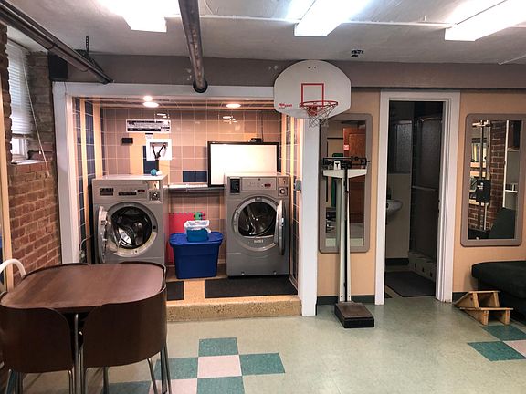 2nd image of 844 N Ogden St #5